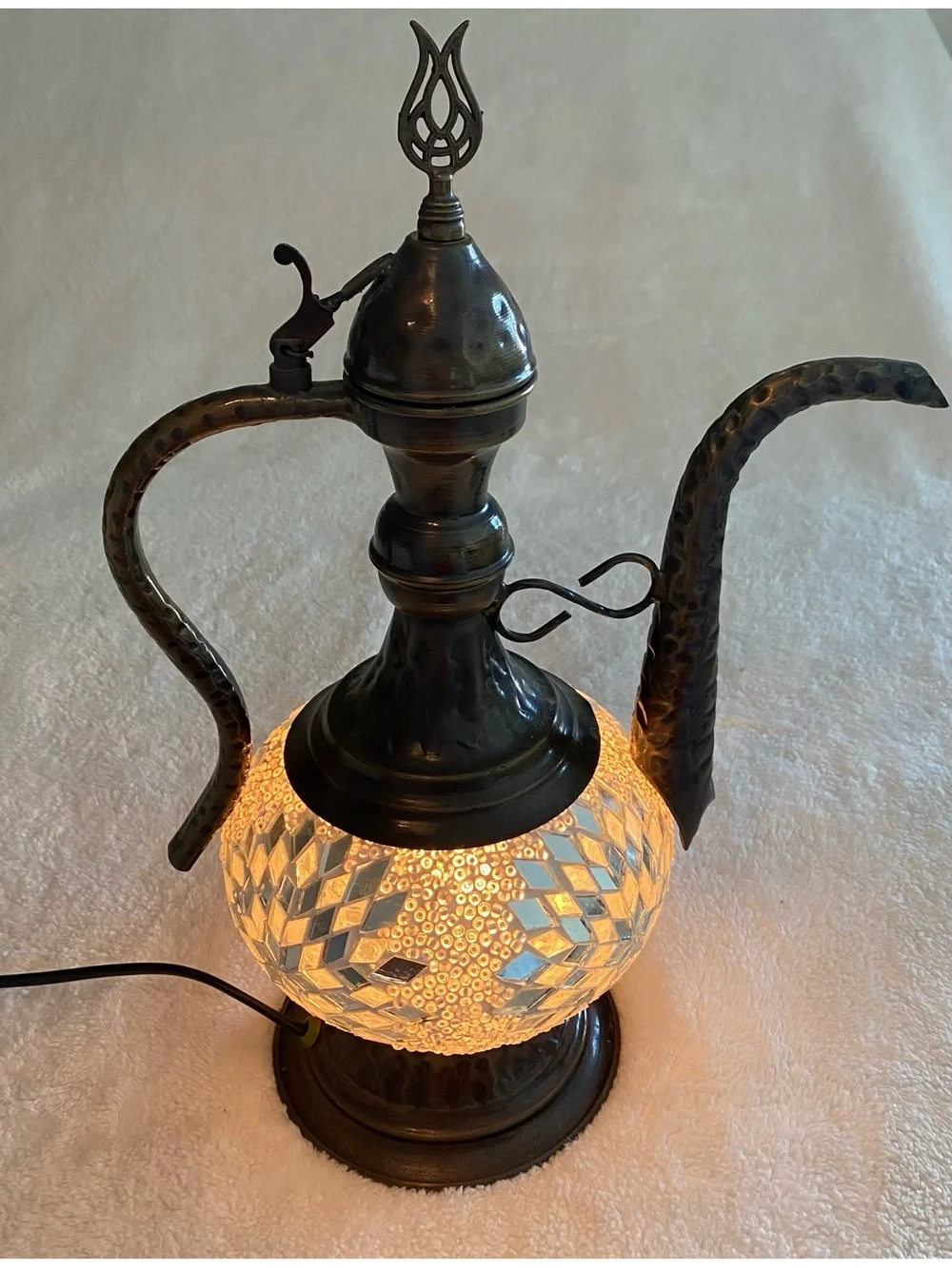 Vintage-Style Mosaic Glass Table Lamp in Bronze Finish